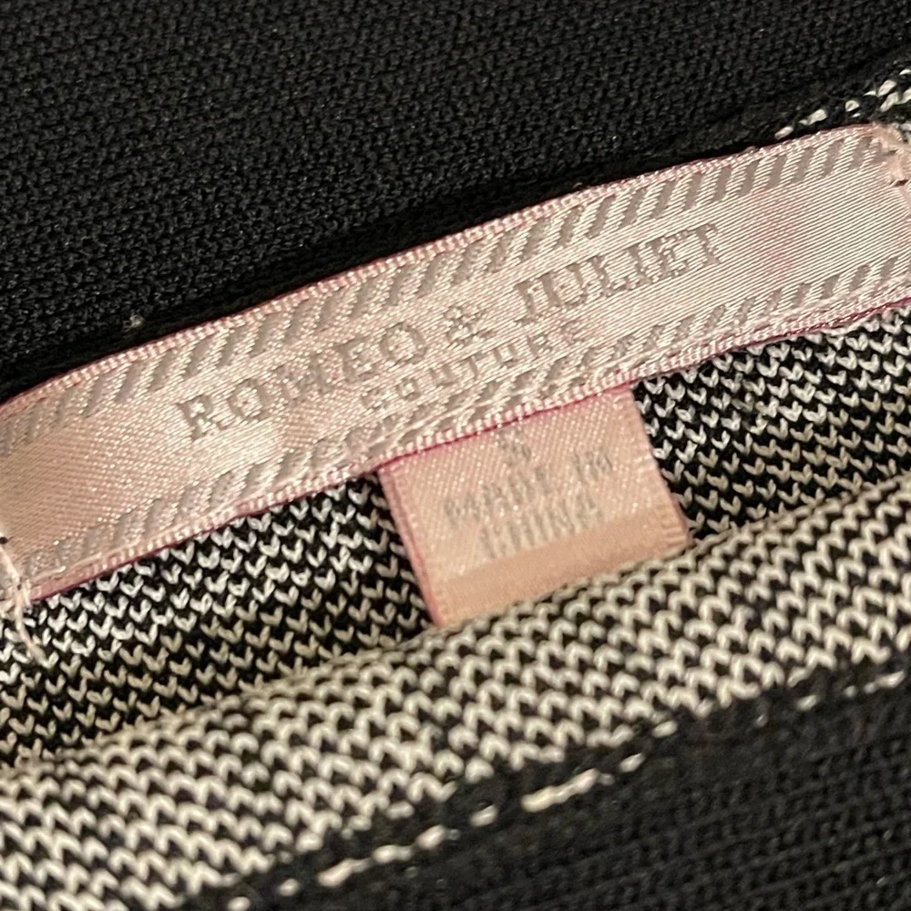 Romeo & Juliet Black Knit Skirt